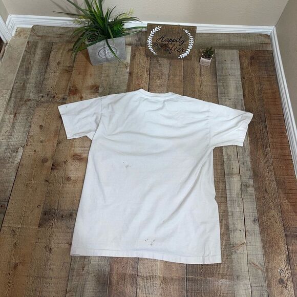 Vintage Disneyland Winnie the Pooh embroidered tshirt - Picture 4 of 10